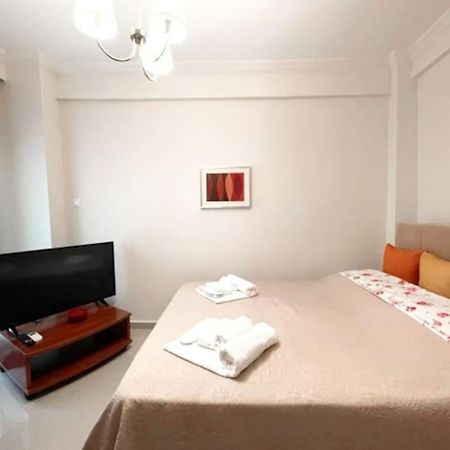 Crimson Suite: 1-Bedroom Apartment In Салоники Экстерьер фото